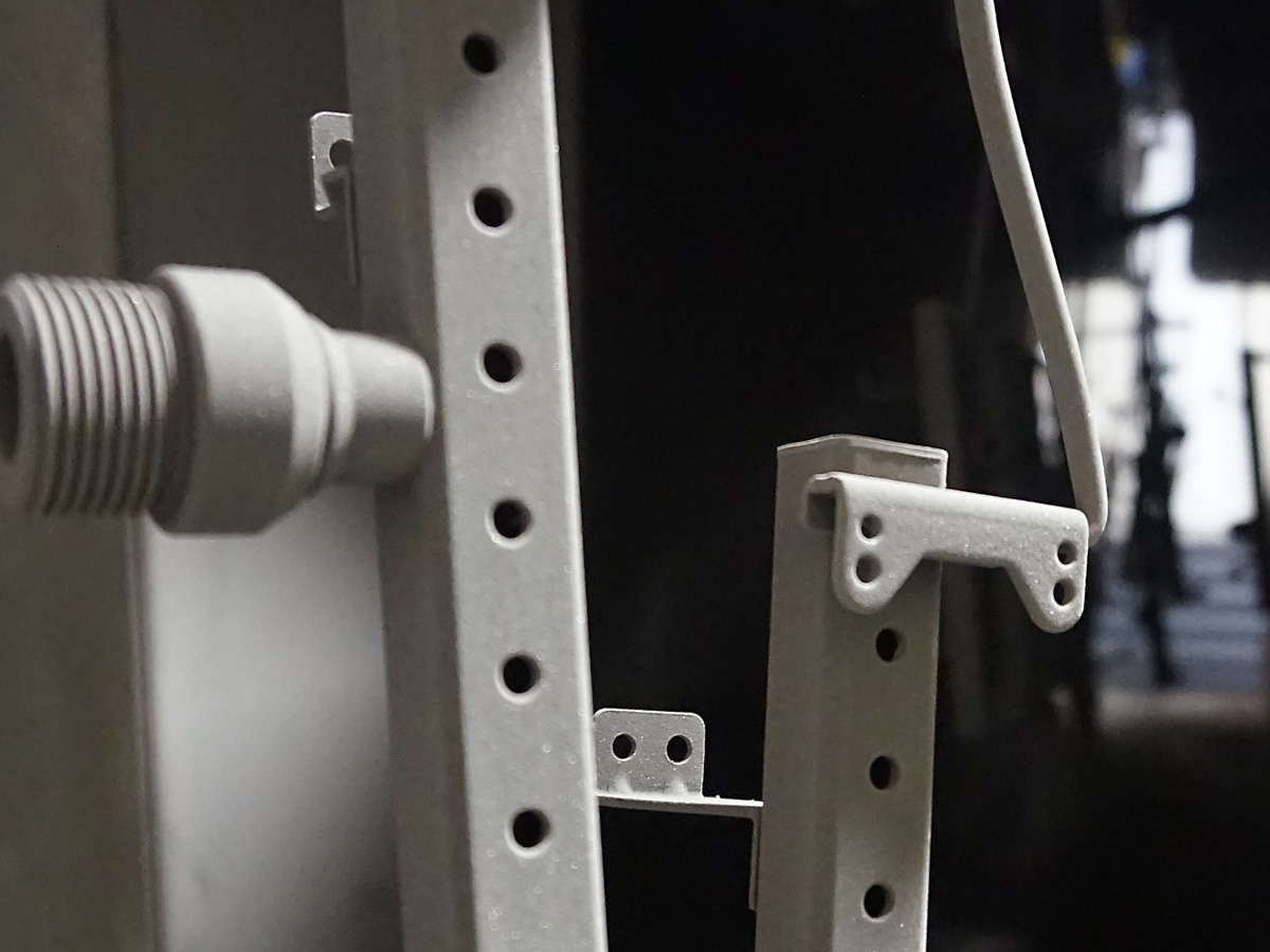 Verniciatura in automatico di bruciatori per caldaie